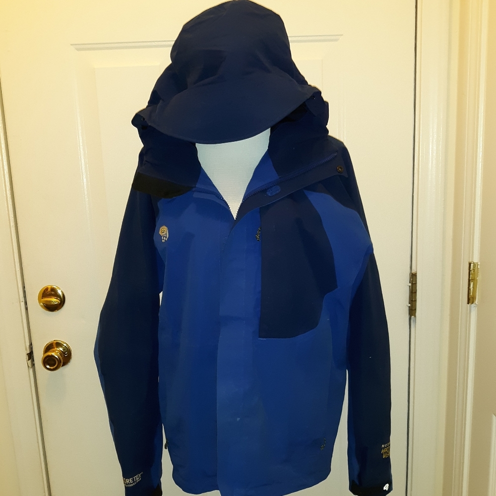 Man's Mountain Hardwear Jacket